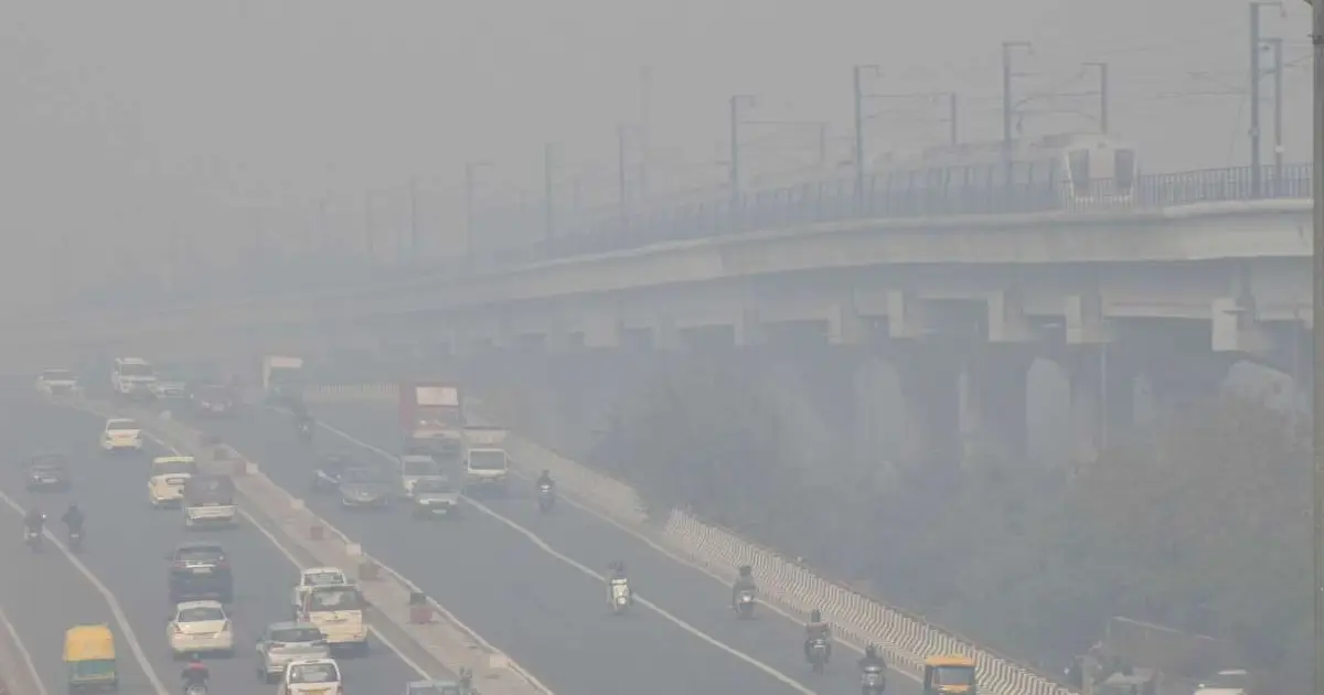 Air pollution in Delhi worsens, AQI in 'severe' category